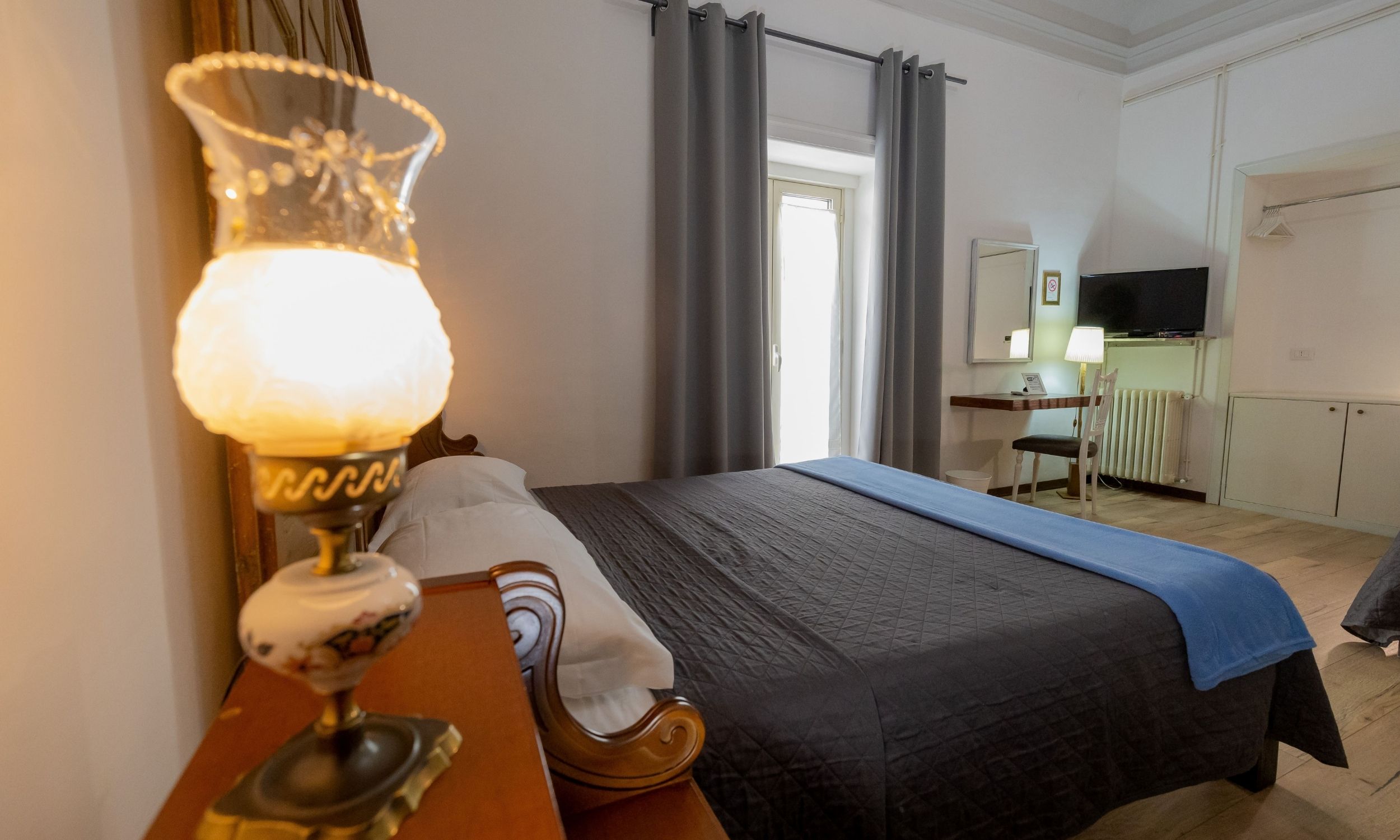 Camera matrimoniale luminosa al B&B Domus Enna, Sicilia